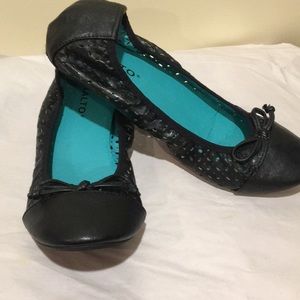 Rialto womens slip on Shirlee Ballet Flats lovely detailing shoes size 6 black